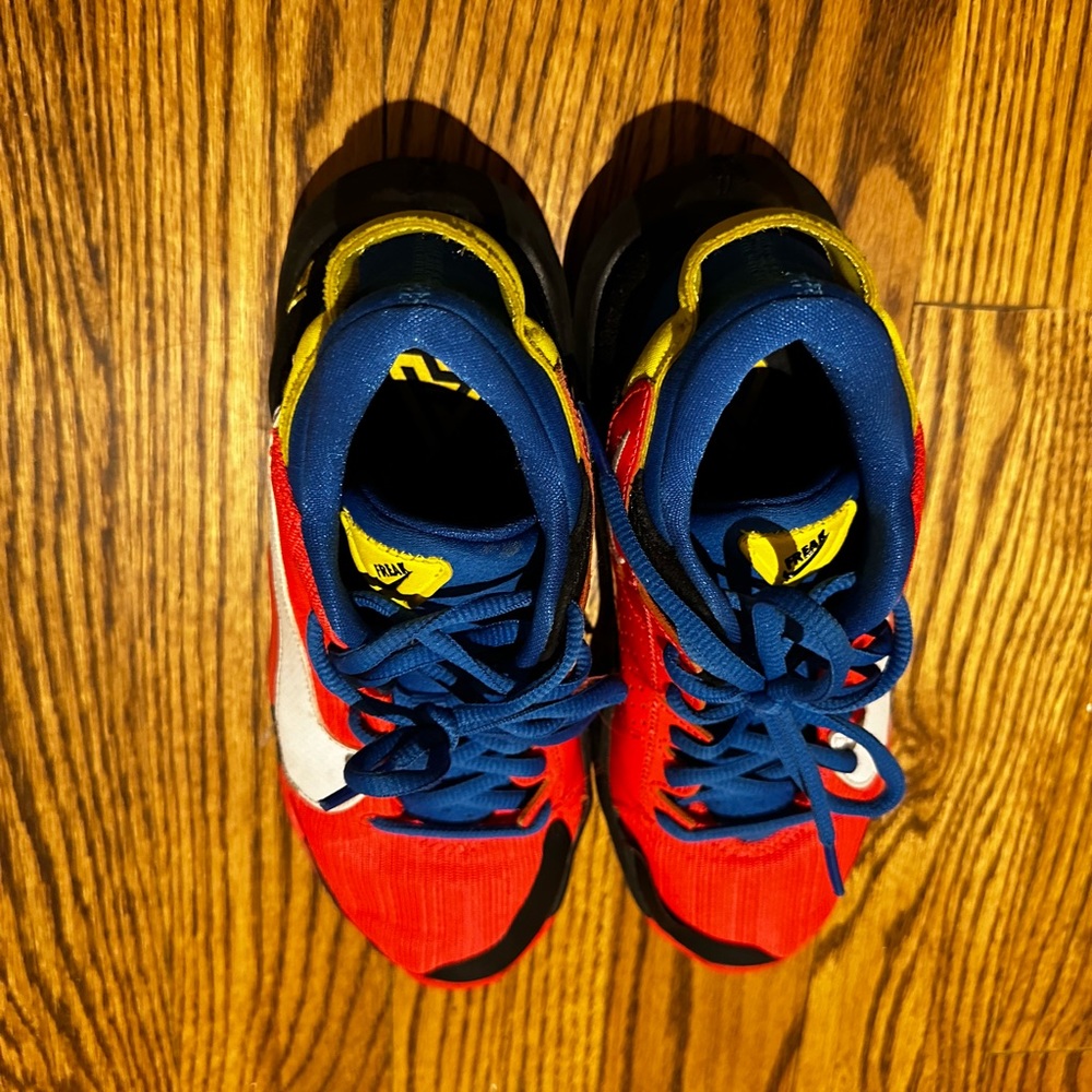 Nike Freak Bright Crimson Basketball Sneakers Boys Size 5.5 (barely worn)